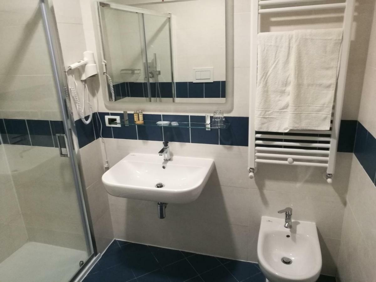 Готель Al Trenino Accomodation Рим Екстер'єр фото